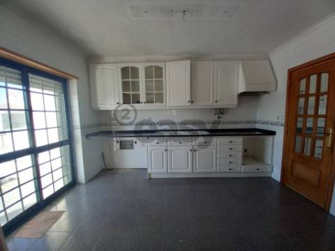 Moradia Geminada T4+1 Venda em Santo Isidoro,Mafra