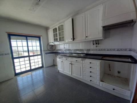 Moradia Geminada T4+1 Venda em Santo Isidoro,Mafra