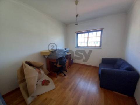Moradia Geminada T4+1 Venda em Santo Isidoro,Mafra