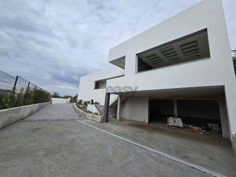 Moradia Térrea de Luxo com piscina