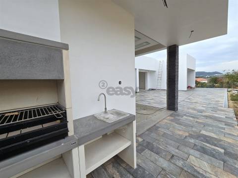 Moradia Térrea de Luxo com piscina