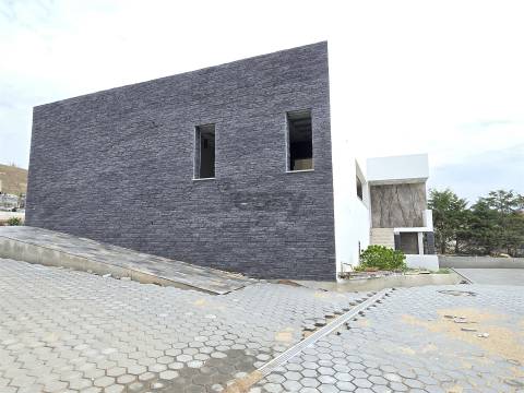 Moradia Térrea de Luxo com piscina