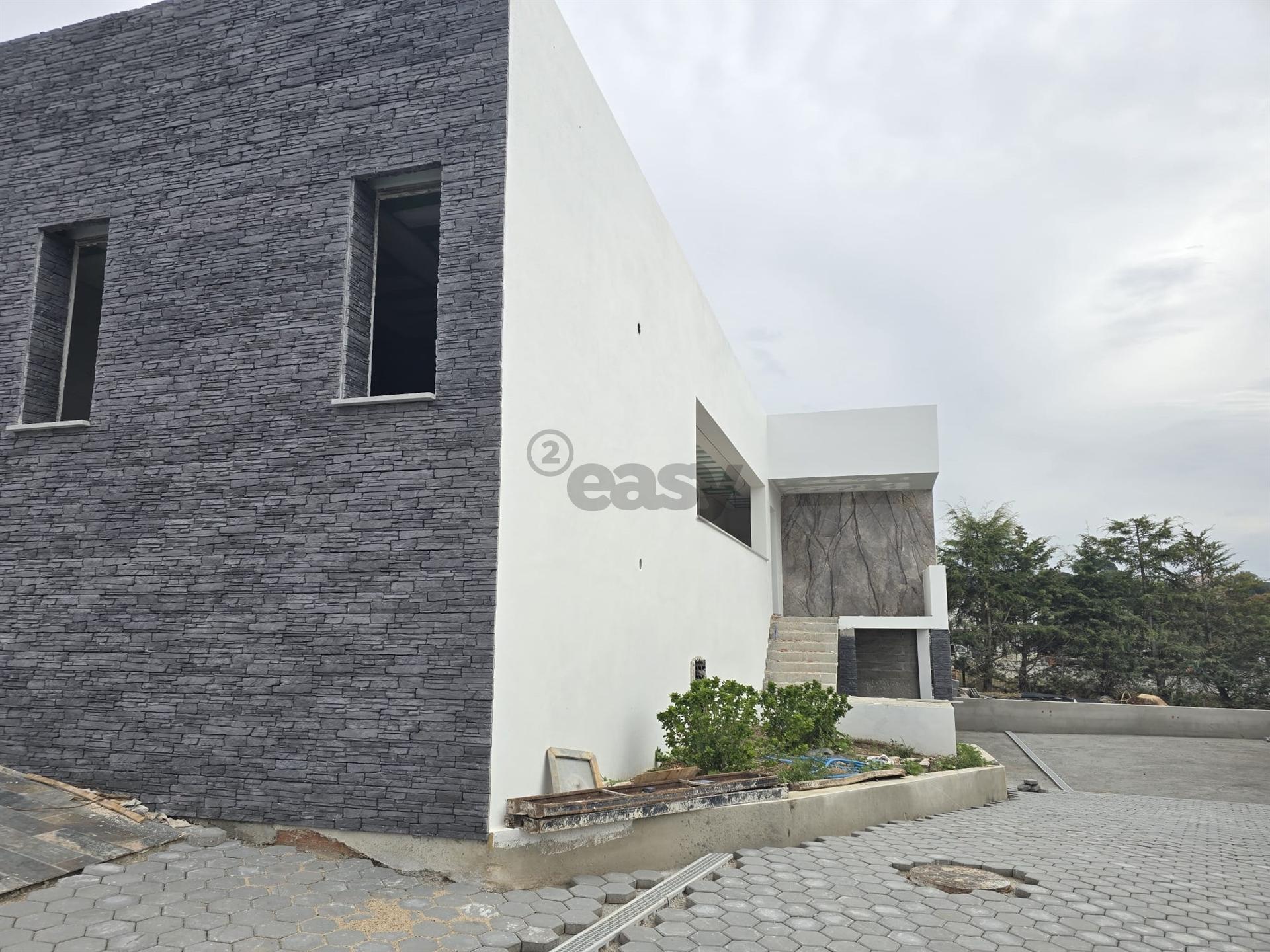 Moradia Térrea de Luxo com piscina