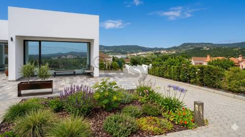 Moradia Térrea de Luxo com piscina