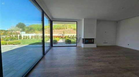 Moradia Térrea de Luxo com piscina