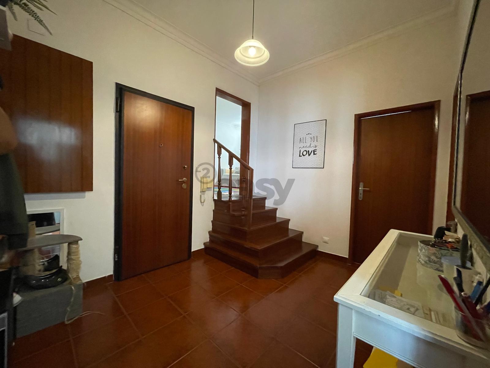 Arrendamento T2  junto  ao metro Amadora Este