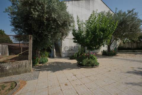 Moradia T3 com garagem e Quintal, São Cristóvão, Montemor-o-Novo