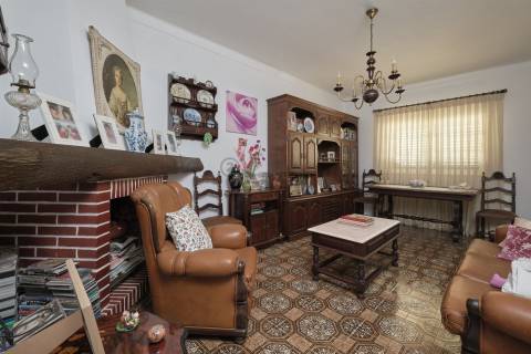 Moradia T3 com garagem e Quintal, São Cristóvão, Montemor-o-Novo