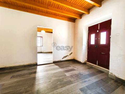 Moradia térrea T2 c/ amplo logradouro, Alvalade, Santiago do Cacém