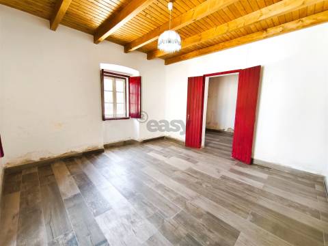 Moradia térrea T2 c/ amplo logradouro, Alvalade, Santiago do Cacém