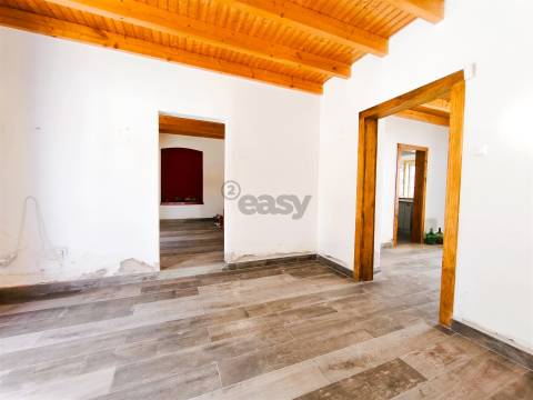 Moradia térrea T2 c/ amplo logradouro, Alvalade, Santiago do Cacém