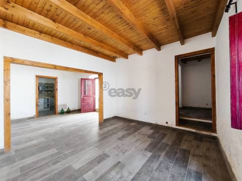 Moradia térrea T2 c/ amplo logradouro, Alvalade, Santiago do Cacém