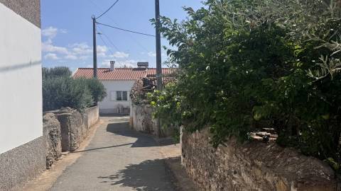 Moradia em Ruína com 6 divisões, Neves da Graça, Santa Bárbara dos Padrões, Castro Verde