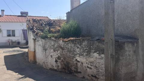 Moradia em Ruína com 6 divisões, Neves da Graça, Santa Bárbara dos Padrões, Castro Verde