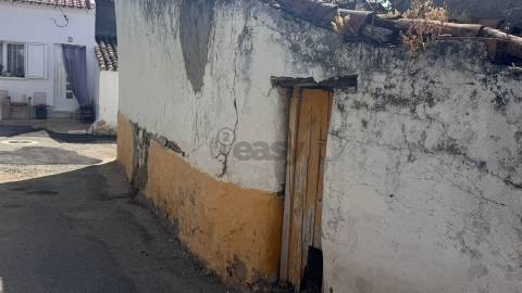 Moradia em Ruína com 6 divisões, Neves da Graça, Santa Bárbara dos Padrões, Castro Verde