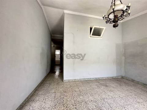 Duo 24 – Imóvel para Investimento, c/ projecto, em Borba, Alentejo