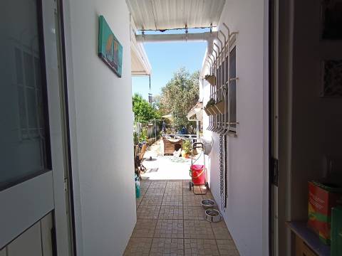 Moradia T2 remodelada com Jardim + Anexo + Tanque, São Domingos, Santiago do Cacém