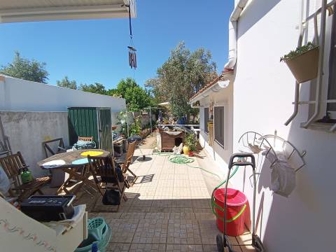 Moradia T2 remodelada com Jardim + Anexo + Tanque, São Domingos, Santiago do Cacém