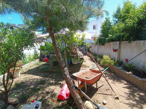 Moradia T2 remodelada com Jardim + Anexo + Tanque, São Domingos, Santiago do Cacém