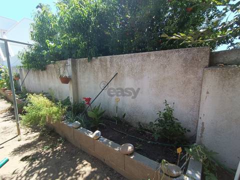 Moradia T2 remodelada com Jardim + Anexo + Tanque, São Domingos, Santiago do Cacém