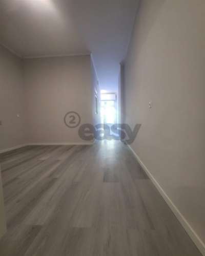 Loja transformada em Apartamento T1 em Belas