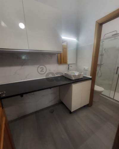 Loja transformada em Apartamento T1 em Belas