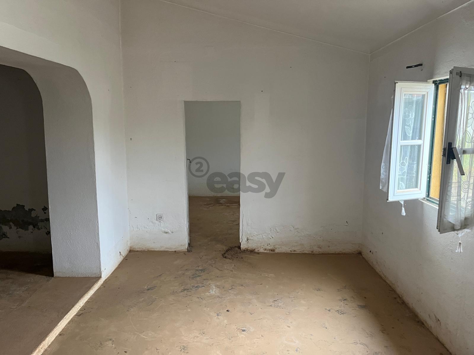 Moradia T2 inserida em terreno com 2750m2, Remodelar, Cabrela, Montemor-o-NOvo