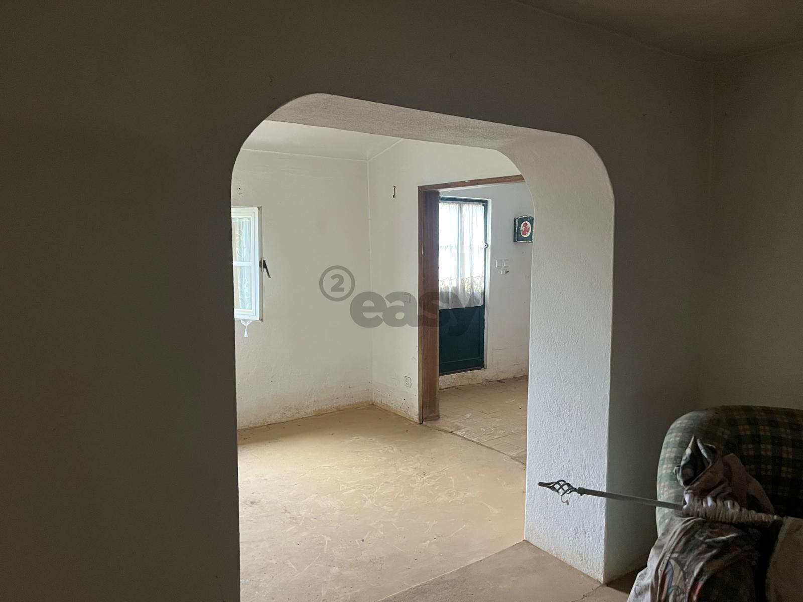 Moradia T2 inserida em terreno com 2750m2, Remodelar, Cabrela, Montemor-o-NOvo