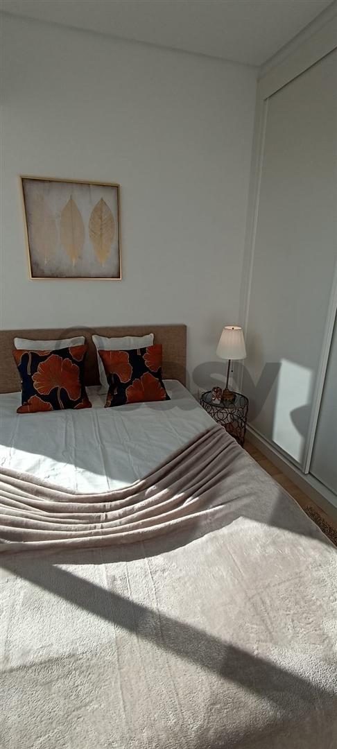 Apartamento T3 Renovado com Garagem – Benfica, Lisboa