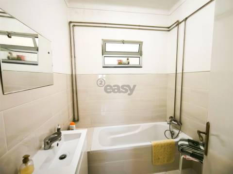 Moradia térrea T3 com garagem, quintal e terraço em Alvalade, Santiago do Cacém