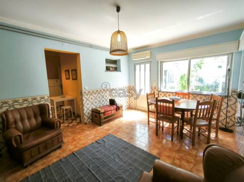 Moradia térrea T3 com garagem, quintal e terraço em Alvalade, Santiago do Cacém