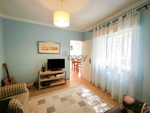 Moradia térrea T3 com garagem, quintal e terraço em Alvalade, Santiago do Cacém