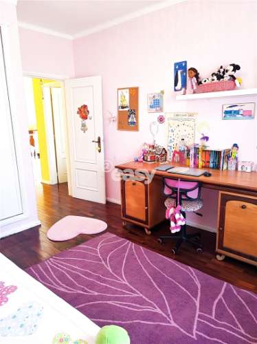 Moradia T5 à Venda em Almeirim – Espaço, Conforto e Funcionalidade!