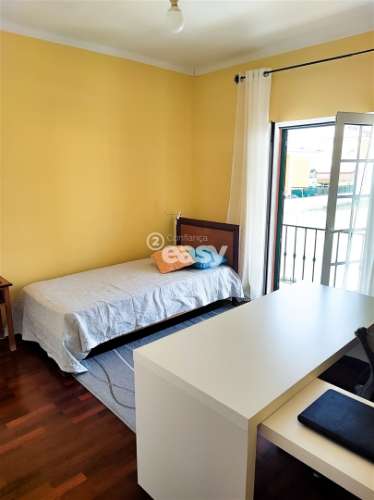 Moradia T5 à Venda em Almeirim – Espaço, Conforto e Funcionalidade!