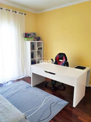 Moradia T5 à Venda em Almeirim – Espaço, Conforto e Funcionalidade!