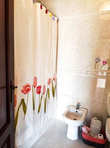 Moradia T5 à Venda em Almeirim – Espaço, Conforto e Funcionalidade!