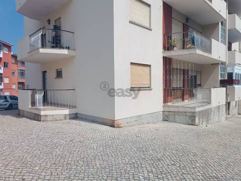 Apartamento T3, R/C com 2 entradas independentes, Fontainhas, Cascais