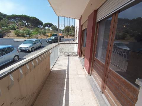 Apartamento T3, R/C com 2 entradas independentes, Fontainhas, Cascais