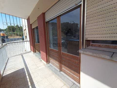 Apartamento T3, R/C com 2 entradas independentes, Fontainhas, Cascais