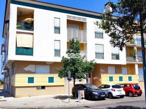 Apartamento T3+2 -– Almeirim