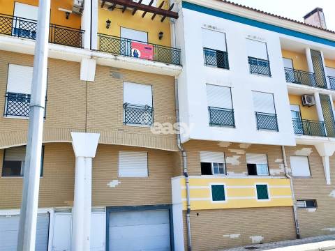 Apartamento T3+2 -– Almeirim