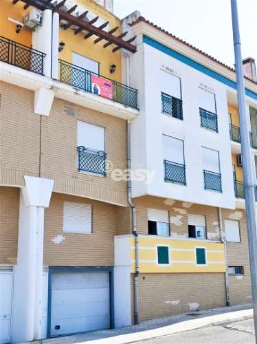 Apartamento T3+2 -– Almeirim