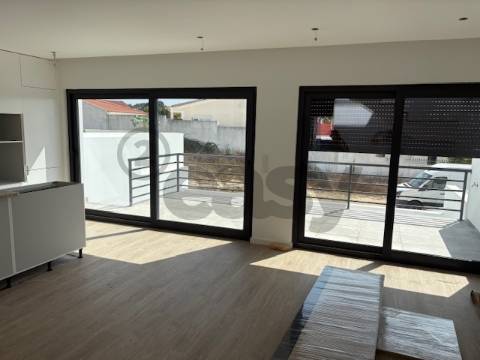 Moradia T4  a 2 Minutos da Praia Azul