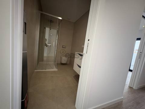 Moradia T4  a 2 Minutos da Praia Azul