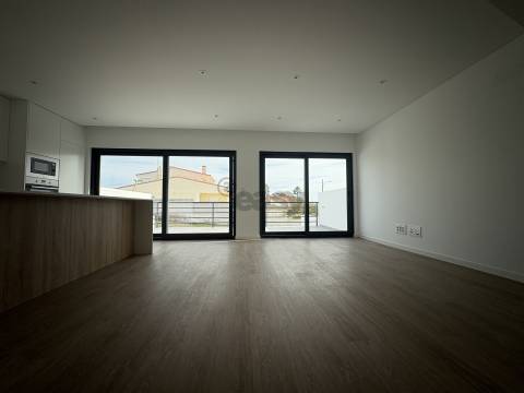 Moradia T4  a 2 Minutos da Praia Azul