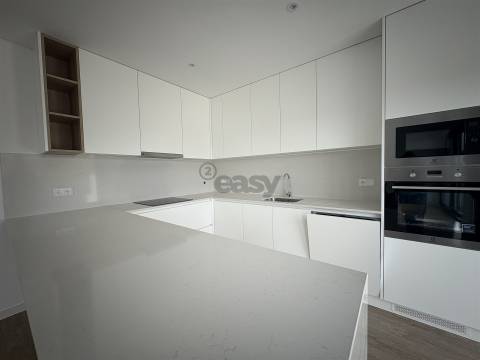 Moradia T4  a 2 Minutos da Praia Azul