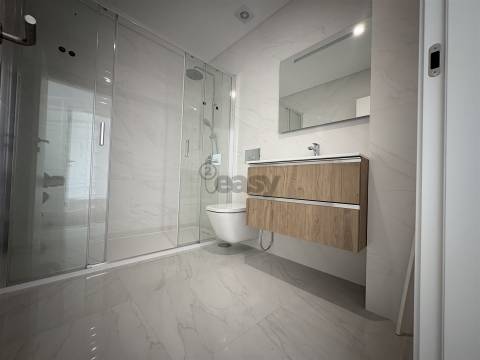 Moradia T4  a 2 Minutos da Praia Azul