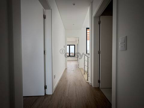 Moradia T4  a 2 Minutos da Praia Azul