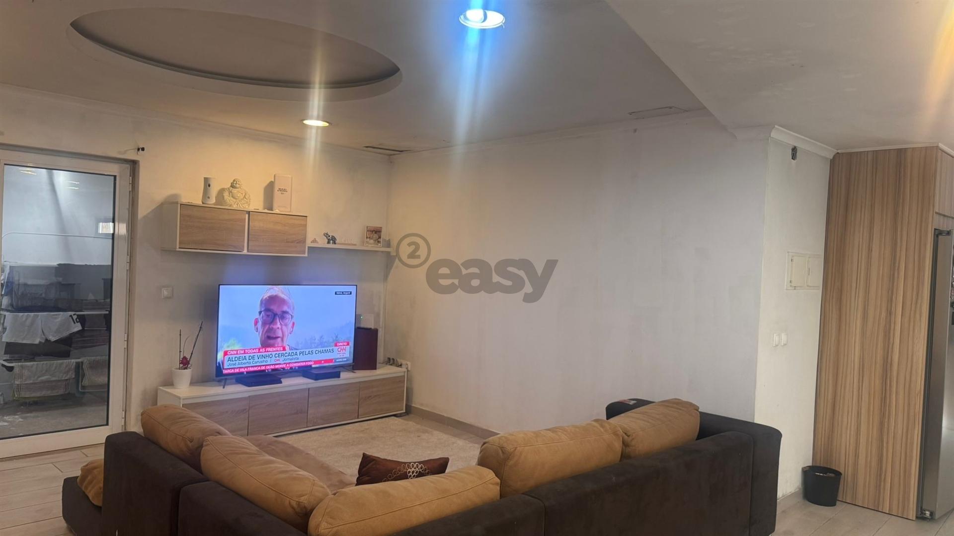 Moradia T3 com cave, sótão, garagem e terraço, Carregueiro, Aljustrel