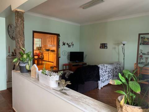 Excelente Moradia com Terreno a 40 min de Lisboa